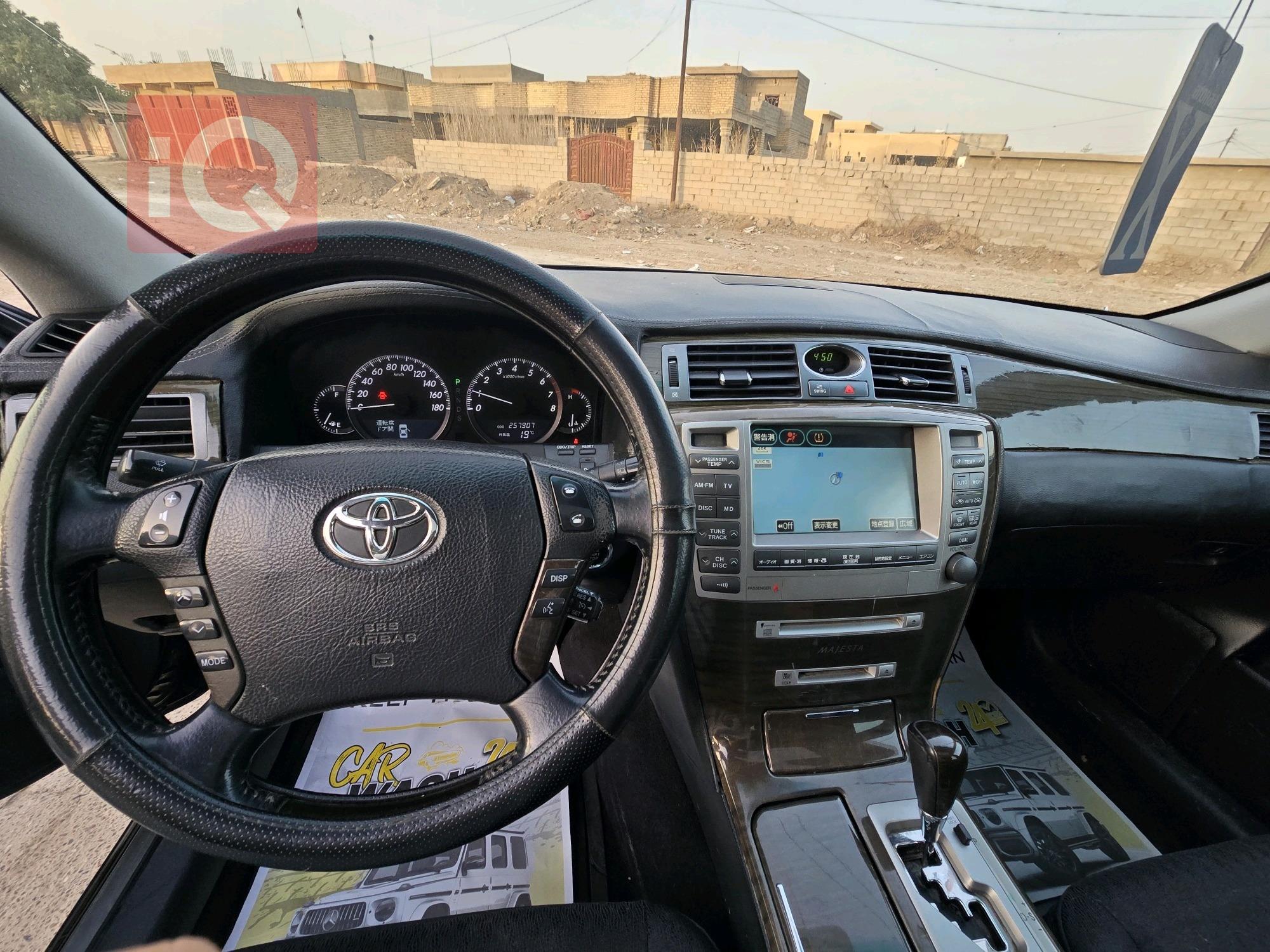 تۆیۆتا کراون